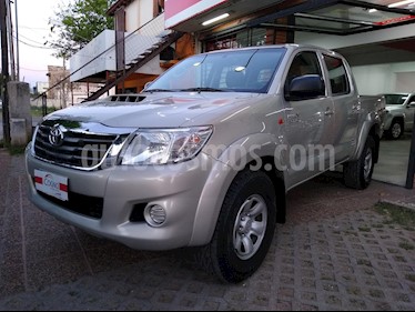 Foto Toyota Hilux 3.0 4x2 SR TDi DC usado (2014) color Beige precio $11.111.111