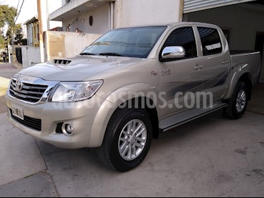 foto Toyota Hilux 3.0 4x2 SR TDi DC usado (2015) color Beige precio $11.111.111