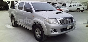 foto Toyota Hilux 3.0 4x2 SR TDi DC usado (2014) color Gris Claro precio $868.000