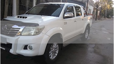 foto Toyota Hilux 3.0 4x2 SRV TDi DC Cuero usado (2012) color Blanco precio $730.000