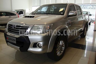 foto Toyota Hilux 3.0 4x2 SRV TDi DC usado (2014) color Azul precio $750.000