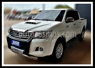 foto Toyota Hilux 3.0 4x2 SRV TDi DC usado (2015) color Blanco precio $1.130.000