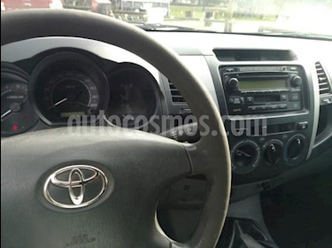 foto Toyota Hilux 3.0 4x2 SRV TDi DC usado (2006) color Beige precio $580.000