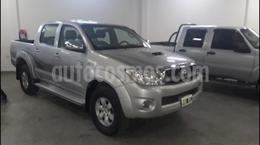 foto Toyota Hilux 3.0 4x2 SRV TDi DC usado (2011) color Gris Claro precio $865.000