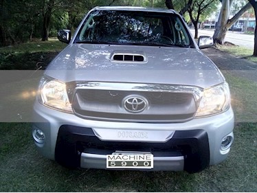foto Toyota Hilux 3.0 4x4 Limited TDi DC Cuero Aut usado (2010) color Gris Claro precio $750.000