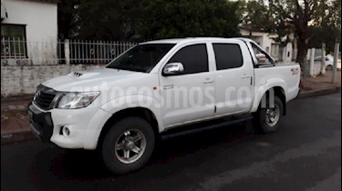 foto Toyota Hilux 3.0 4x4 SR TDi DC usado (2014) color Blanco precio $788.000
