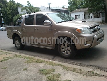 foto Toyota Hilux 3.0 4x4 SRV TDi DC Cuero usado (2005) color Beige precio $630.000