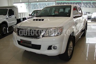 foto Toyota Hilux 3.0 4x4 SRV TDi DC usado (2013) color Blanco precio $750.000