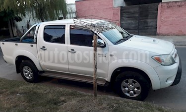 foto Toyota Hilux 3.0 4x4 SRV TDi DC usado (2006) color Blanco precio $590.000