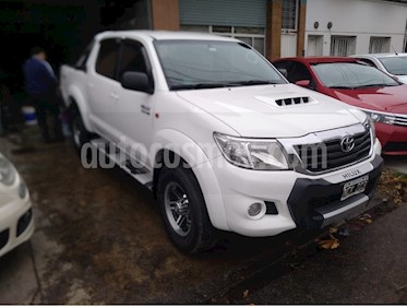 Toyota Hilux 3.0 4x2 SR TDi DC usado (2013) color Blanco precio $1.210.000