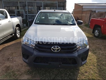 Toyota Hilux 2.4 4x2 DX TDi DC usado (2018) color Blanco precio $1.300.000