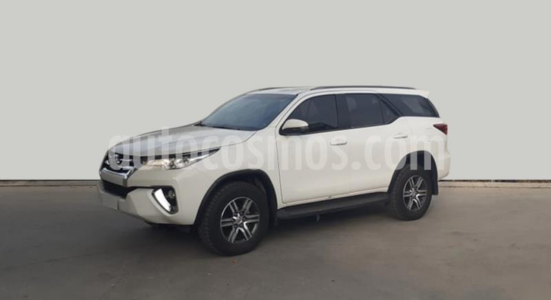 foto Toyota Hilux 2.4 4x2 DX TDi DC usado (2018) color Blanco precio $3.500.000