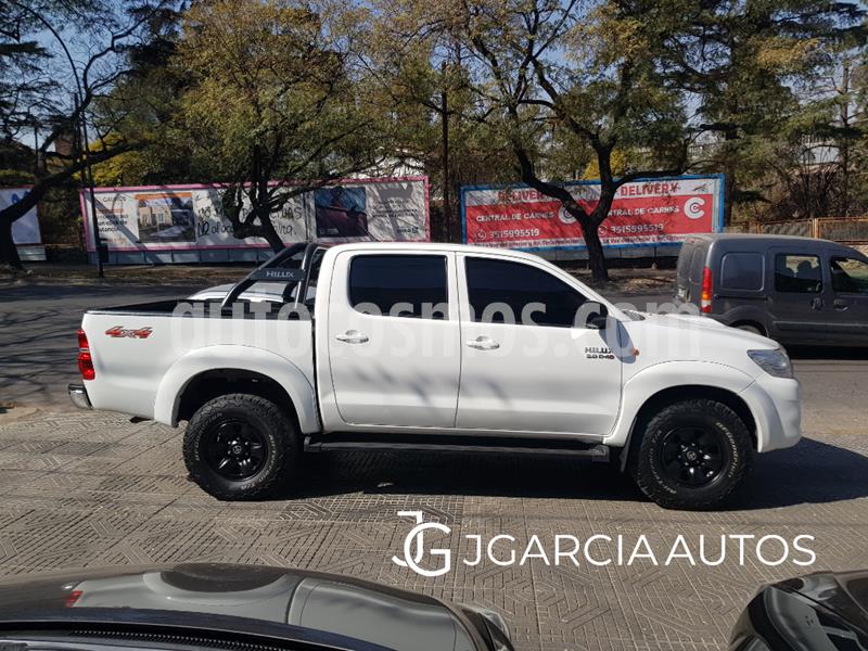 foto Toyota Hilux 3.0 4x4 SR TDi DC usado (2014) color Blanco precio $2.050.000