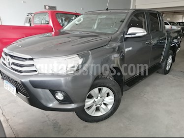 foto Toyota Hilux 2.8 4x4 SRV TDi DC usado (2017) color Gris Oscuro precio $1.869.000