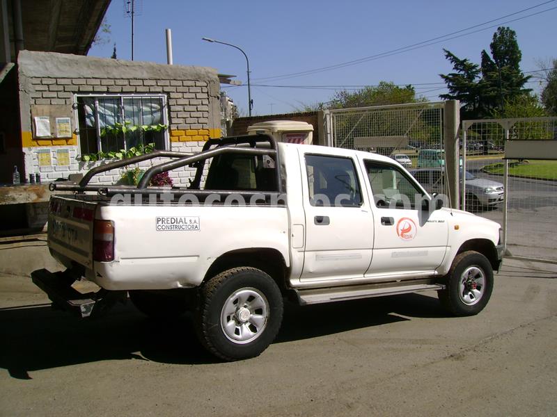 Toyota Hilux 3.0 4x4 DX DC usado (2004) color Blanco precio $650.000