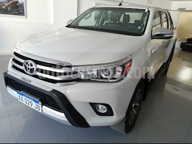 foto Toyota Hilux 2.8 4x4 SRX TDi DC usado (2016) color Blanco precio $1.890.000