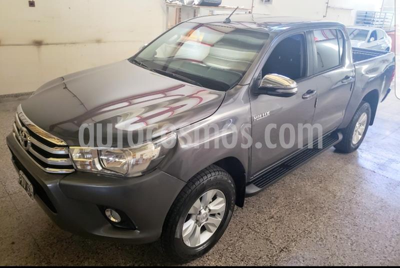 foto Toyota Hilux 2.8 4x2 SRV TDi DC usado (2016) color Gris precio $2.950.000