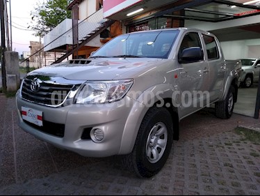 foto Toyota Hilux 3.0 4x2 SR TDi DC usado (2014) color Beige precio $11.111.111