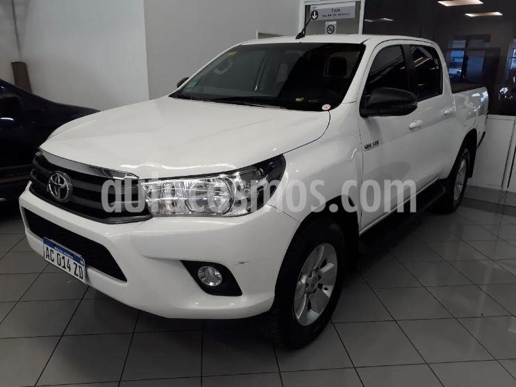 foto Toyota Hilux 2.8 4x2 SRV TDi DC usado (2017) color Blanco precio $2.448.900
