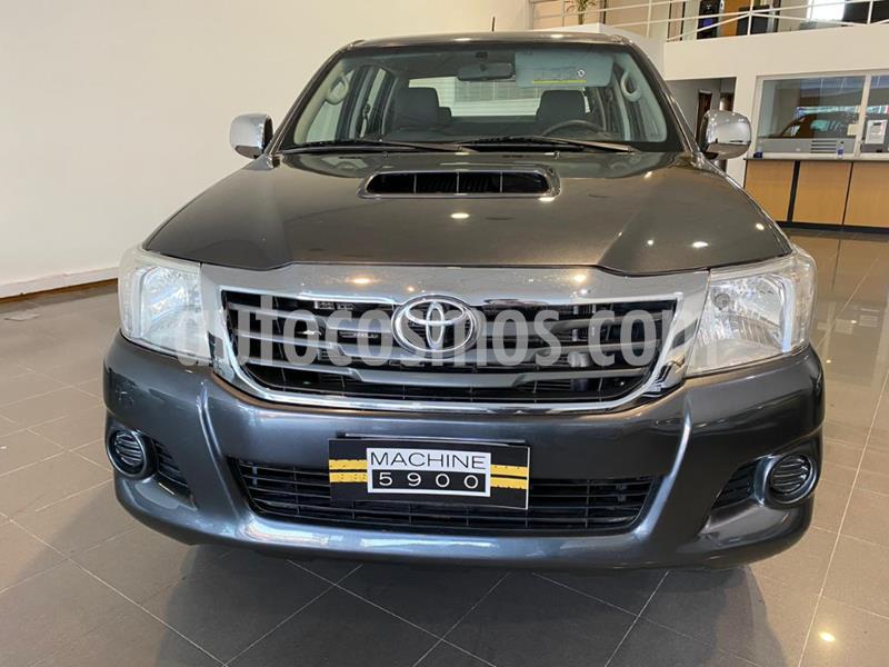 foto Toyota Hilux 3.0 4x4 SR TDi DC usado (2015) color Gris Oscuro precio $2.590.000