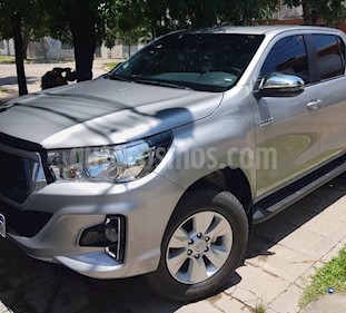 Toyota Hilux 2.4 4x2 SR TDi DC usado (2019) color Plata Metalico precio $1.790.000