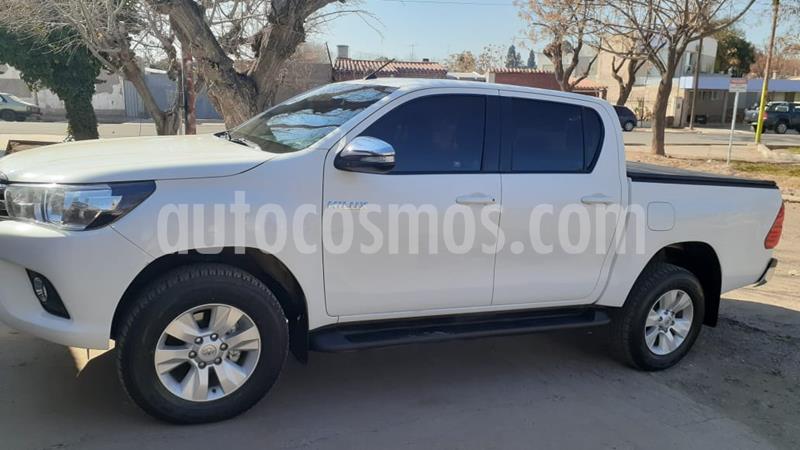 Toyota Hilux 2.8 4x2 SRV TDi DC usado (2016) color Blanco precio $2.300.000