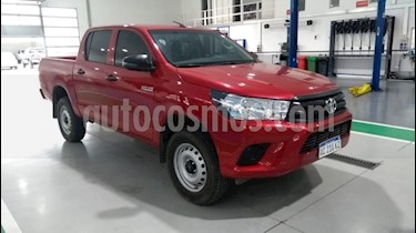 Toyota Hilux 2.4 4x2 DX TDi DC usado (2018) color Rojo precio $1.770.000