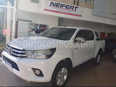foto Toyota Hilux 2.8 4x2 SRV Pack TDi DC usado (2017) color Blanco precio $1.890.000