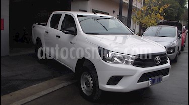 foto Toyota Hilux 2.4 4x4 DX TDi DC usado (2017) color Blanco precio $1.999.900