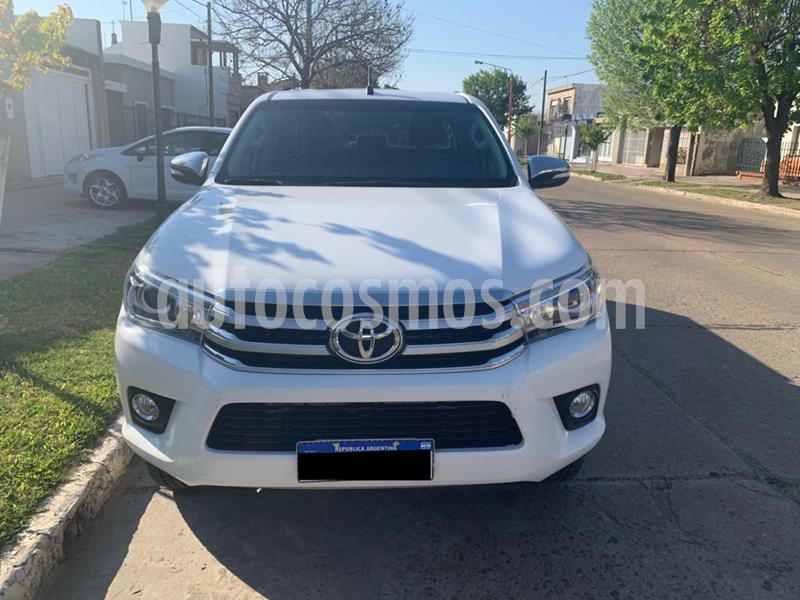 Toyota Hilux 2.8 4x4 SRX TDi DC Aut usado (2017) color Blanco precio $3.000.000