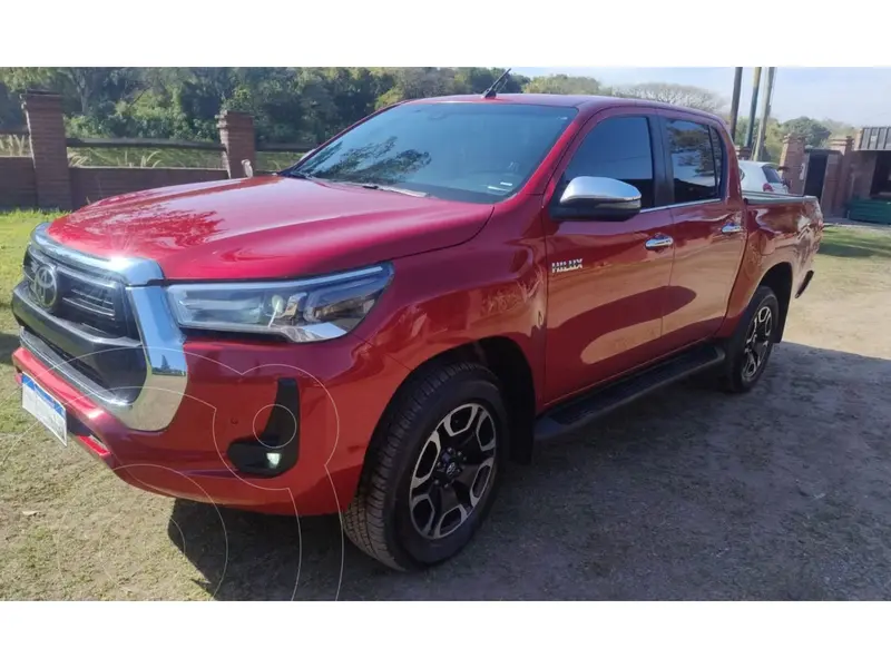 Foto Toyota Hilux 4X4 Cabina Doble SRX 2.8 TDi Aut usado (2021) color Rojo precio $46.000.000