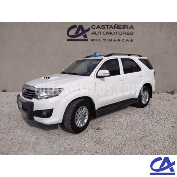 foto Toyota Hilux 3.0 4x2 SRV TDi DC Cuero usado (2013) color Blanco precio $3.120.000