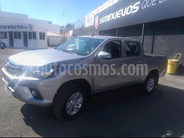 Foto venta Auto Seminuevo Toyota Hilux Cabina Doble Base (2017) color Plata precio $329,000