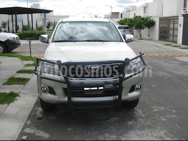 foto Toyota Hilux Cabina Doble SR usado (2014) color Plata precio $230,000