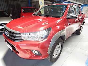 Toyota Hilux 2.4 4x4 DX Diesel usado (2017) color Rojo precio $14.890.000