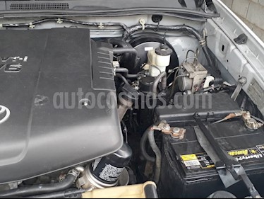 Foto venta carro usado Toyota Hilux Doble Cabina 4.0L 4x4 Aut (2010) color Plata precio BoF16.000