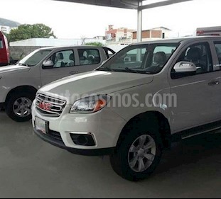Foto venta carro usado Toyota Hilux Doble Cabina 4x2 (2018) color Blanco precio BoF58.800.000