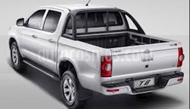 Foto venta carro Usado Toyota Hilux Doble Cabina 4x4 (2018) color Blanco precio BoF1.360.000