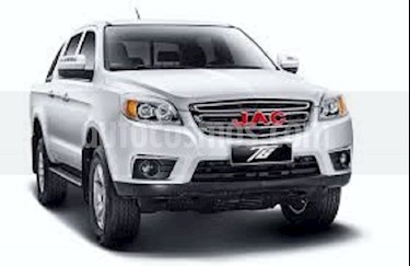 foto Toyota Hilux Doble Cabina 4x4 usado (2018) color Blanco precio BoF135.000.000