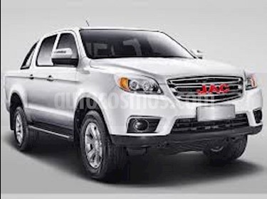 foto Toyota Hilux Doble Cabina 4x4 usado (2018) color Plata precio BoF38.300.000