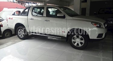 foto Toyota Hilux Doble Cabina 4x4 usado (2017) color Blanco precio BoF5.500.000