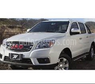 Toyota Hilux Doble Cabina 4x4 usado (2018) color Blanco precio BoF135.000.000