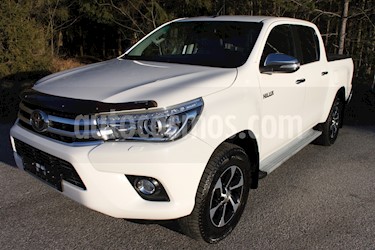 Toyota Hilux 2.4L 4x4 CD Diesel usado (2017) color Blanco precio u$s14.500