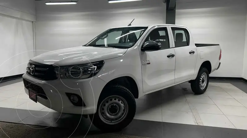 Foto Toyota Hilux Cabina Doble Diesel usado (2025) color Blanco financiado en mensualidades(enganche $140,072 mensualidades desde $13,818)