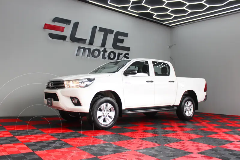 Foto Toyota Hilux Cabina Doble SR usado (2020) color Blanco precio $399,900