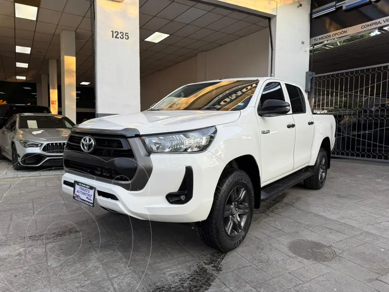 Foto Toyota Hilux Cabina Doble SR usado (2022) color Blanco precio $439,900