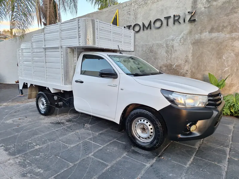 Foto Toyota Hilux Chasis Cabina usado (2018) color Blanco precio $344,000