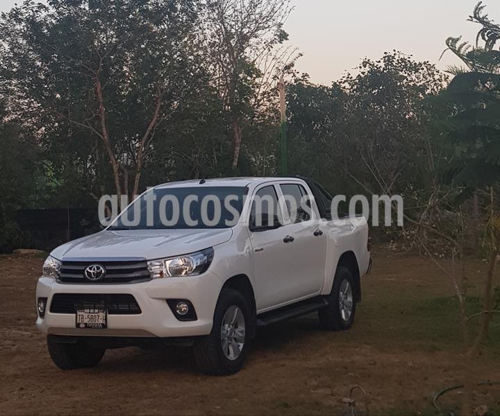 Toyota Hilux Cabina Doble SR usado (2019) color Blanco precio $365,000