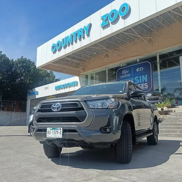 Foto Toyota Hilux Cabina Doble SR usado (2024) color Gris precio $549,000