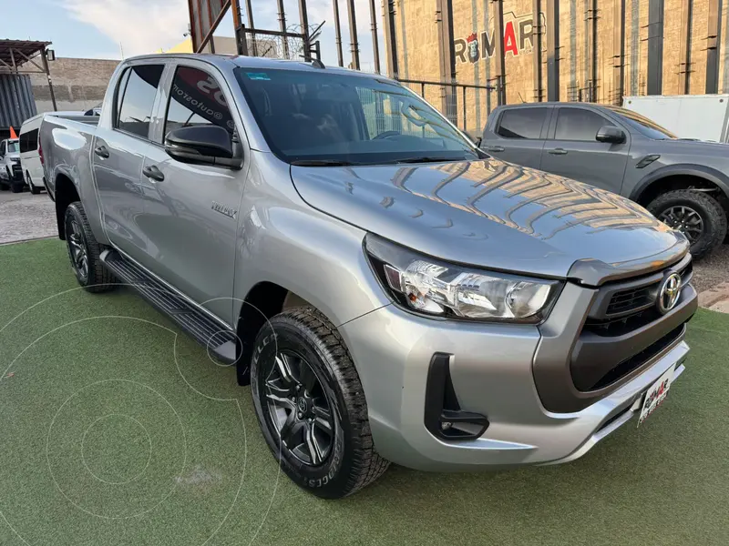 Foto Toyota Hilux Cabina Doble SR usado (2022) color Plata precio $464,999